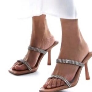 Elegant Strappy Heeled Sandals